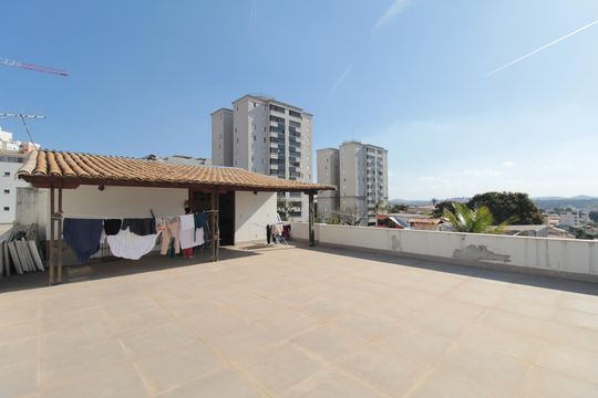Cobertura de apartamento à venda com 5 quartos, 285m² em Ouro Preto, Belo Horizonte