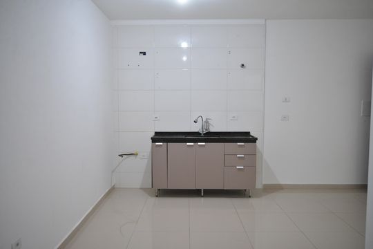 Cozinha de apartamento à venda com 2 quartos, 43m² em Jardim Cristiane, Santo André