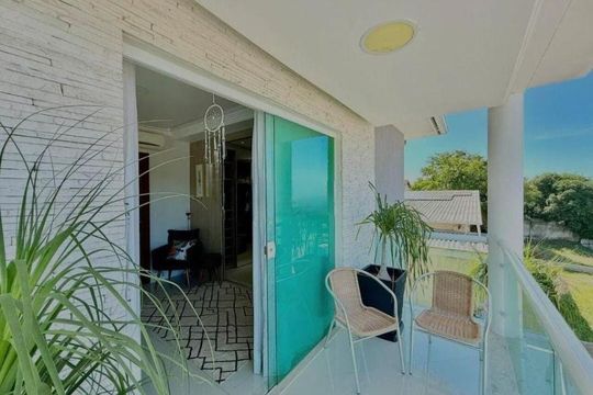 Casa à venda com 3 quartos, 219m² em Maria Paula, Niterói