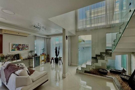 Casa à venda com 3 quartos, 219m² em Maria Paula, Niterói