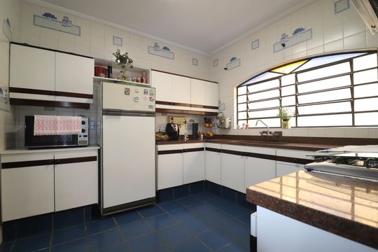 Cozinha de casa à venda com 3 quartos, 232m² em Santa Maria, Santo André