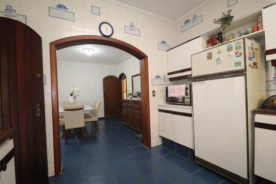 Cozinha de casa à venda com 3 quartos, 232m² em Santa Maria, Santo André