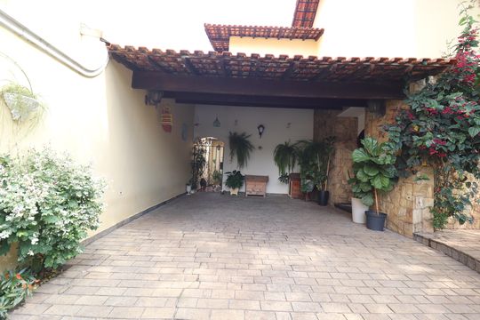 Garagem de casa à venda com 3 quartos, 232m² em Santa Maria, Santo André