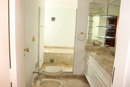Banheiro de apartamento à venda com 5 quartos, 542m² em Santo Amaro, São Paulo