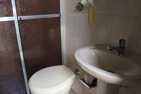 Banheiro Externo de casa à venda com 3 quartos, 175m² em Bela Vista, Osasco