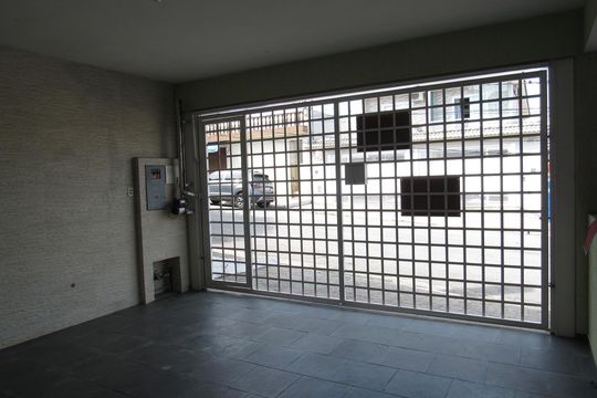 Garagem de casa à venda com 3 quartos, 175m² em Bela Vista, Osasco