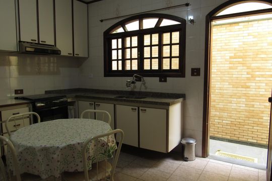 Cozinha de casa à venda com 3 quartos, 175m² em Bela Vista, Osasco