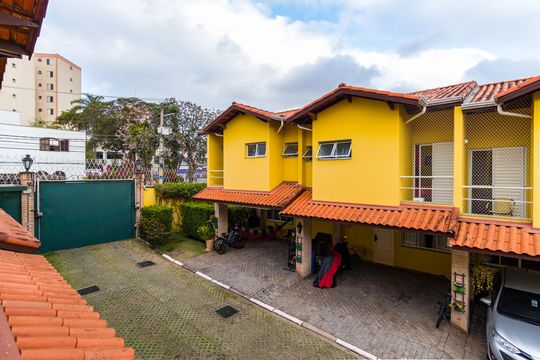 Vista de casa de condomínio à venda com 3 quartos, 111m² em Jardim Monte Kemel, São Paulo