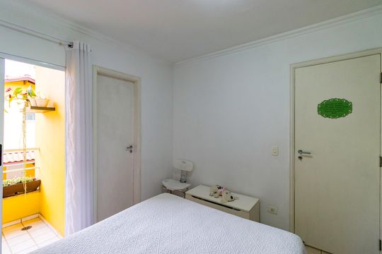 Suíte de casa de condomínio à venda com 3 quartos, 111m² em Jardim Monte Kemel, São Paulo