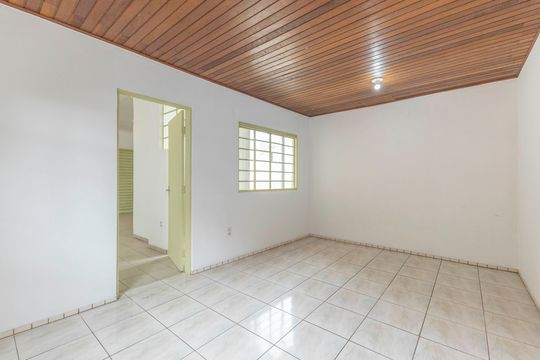 Quarto de apartamento à venda com 1 quarto, 390m² em Vila Jardim, Porto Alegre