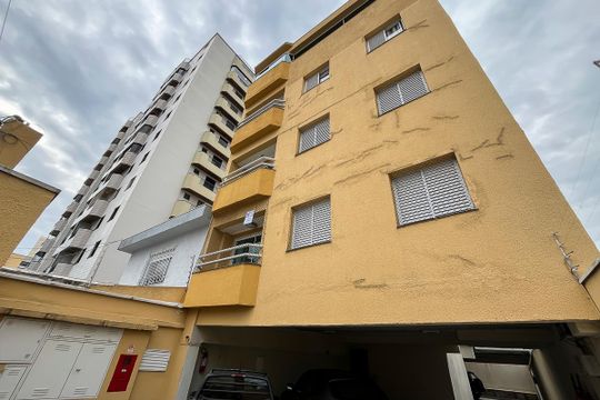 Fachada e plaquinha de apartamento à venda com 2 quartos, 69m² em Vila Mariza, São Bernardo do Campo