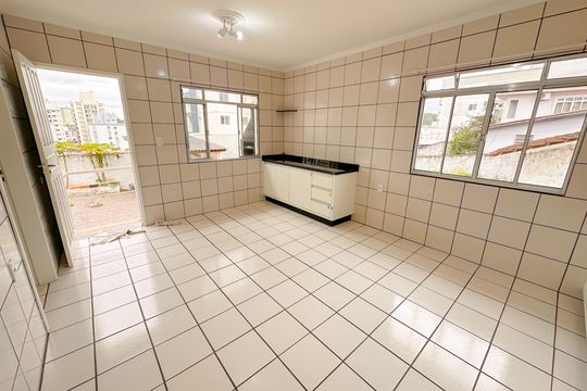 Sala/Cozinha de apartamento para alugar com 3 quartos, 130m² em Ipiranga, São José
