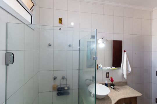 Banheiro de casa para alugar com 4 quartos, 315m² em Jardim Professora Tarcília, Campinas