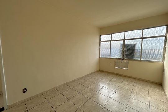 Sala de apartamento à venda com 2 quartos, 100m² em Vila Valqueire, Rio de Janeiro