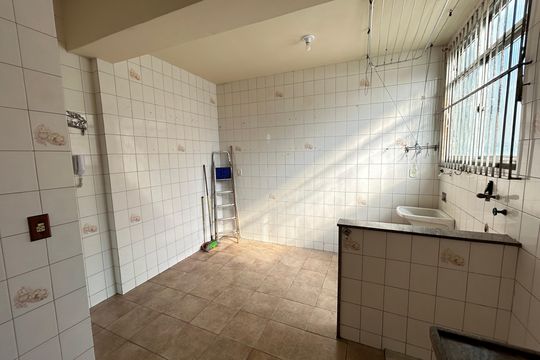 Cozinha de apartamento à venda com 2 quartos, 100m² em Vila Valqueire, Rio de Janeiro