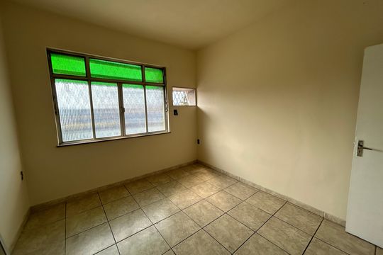 Quarto 1 de apartamento à venda com 2 quartos, 100m² em Vila Valqueire, Rio de Janeiro