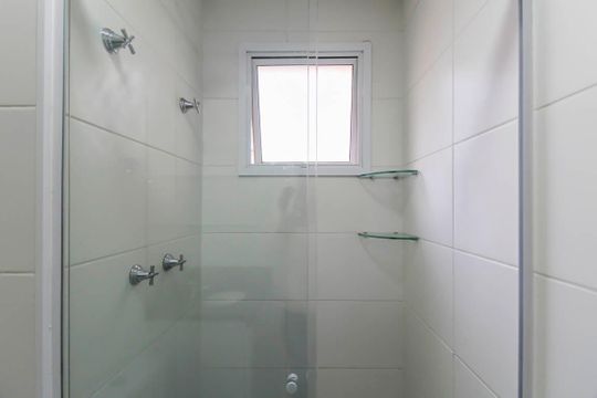 Banheiro de apartamento para alugar com 2 quartos, 40m² em Vila Tolstoi, São Paulo