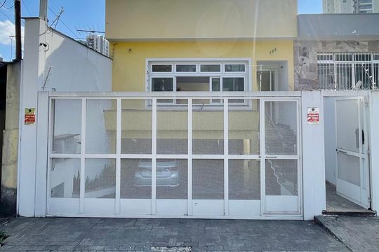 Fachada de casa à venda com 4 quartos, 380m² em Jardim Gumercindo, Guarulhos