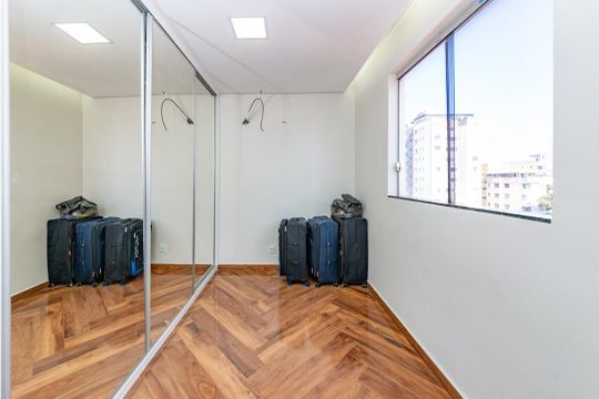 Quarto 1 de apartamento à venda com 3 quartos, 180m² em Cabral, Contagem