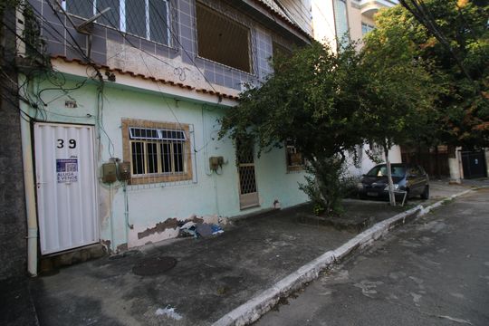 Fachada de casa de condomínio à venda com 2 quartos, 146m² em Vila Kosmos, Rio de Janeiro