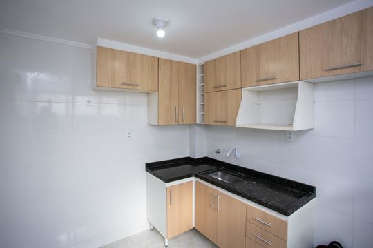 Cozinha de apartamento à venda com 2 quartos, 44m² em Jardim Rosinha, Diadema