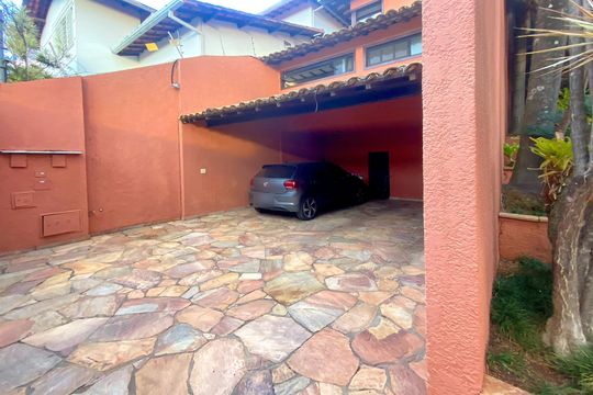 Garagem de casa à venda com 4 quartos, 460m² em Belvedere, Belo Horizonte