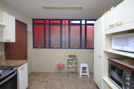 Cozinha de casa à venda com 4 quartos, 460m² em Belvedere, Belo Horizonte