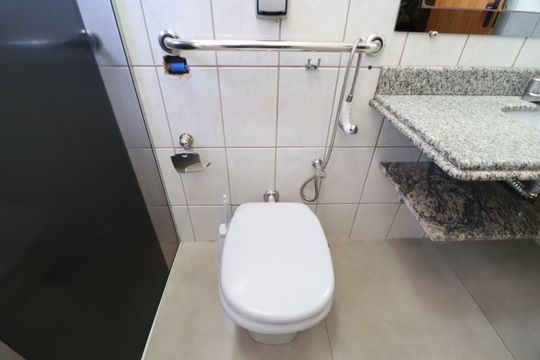 Casa para alugar com 5 quartos, 220m² em Santa Mônica, Uberlândia