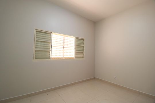 Casa para alugar com 5 quartos, 220m² em Santa Mônica, Uberlândia