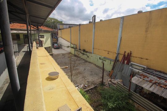 Quintal de casa à venda com 2 quartos, 370m² em Chácara Agrindus, Taboão da Serra