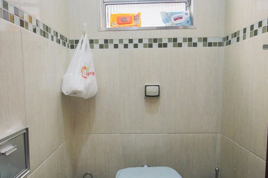 Banheiro de casa à venda com 2 quartos, 370m² em Chácara Agrindus, Taboão da Serra