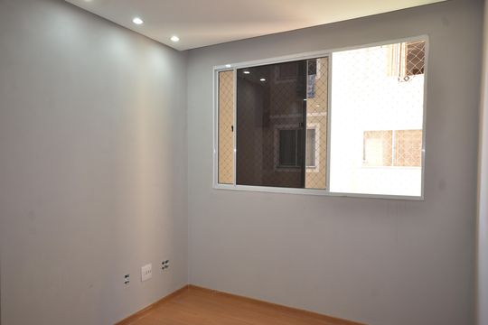 Sala de apartamento à venda com 2 quartos, 48m² em Campo Grande, Rio de Janeiro
