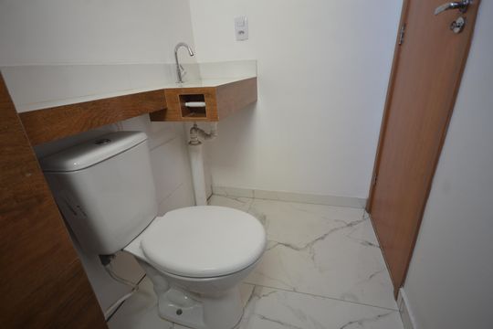 Banheiro de apartamento à venda com 2 quartos, 48m² em Campo Grande, Rio de Janeiro