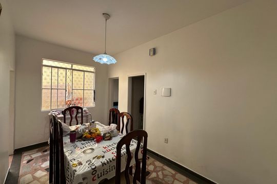 Casa à venda com 2 quartos, 180m² em Bonfim, Belo Horizonte