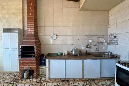Casa à venda com 2 quartos, 180m² em Bonfim, Belo Horizonte