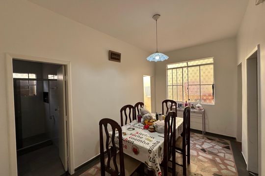 Casa à venda com 2 quartos, 180m² em Bonfim, Belo Horizonte