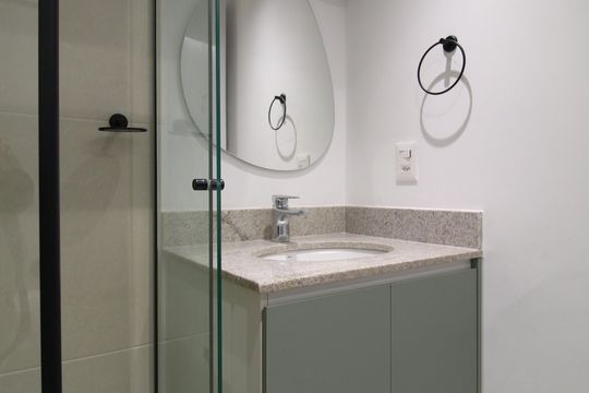 Banheiro Social de kitnet/studio para alugar com 1 quarto, 28m² em Planalto Paulista, São Paulo