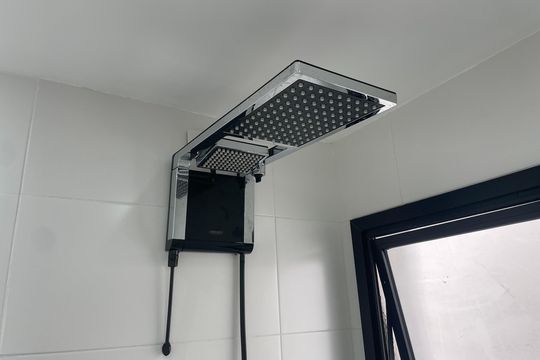 Banheiro da Suíte 2 de casa de condomínio para alugar com 3 quartos, 148m² em Parque Rincao, Cotia