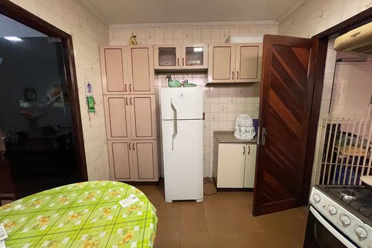 Cozinha de casa para alugar com 2 quartos, 150m² em Jardim Arpoador, São Paulo