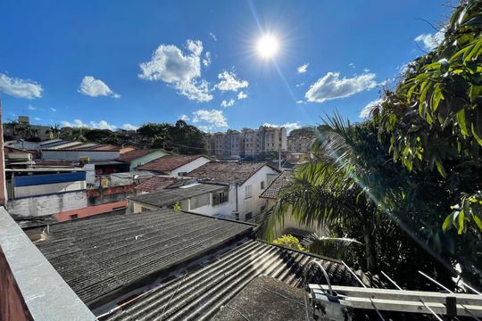 Vista de casa para alugar com 2 quartos, 150m² em Jardim Arpoador, São Paulo