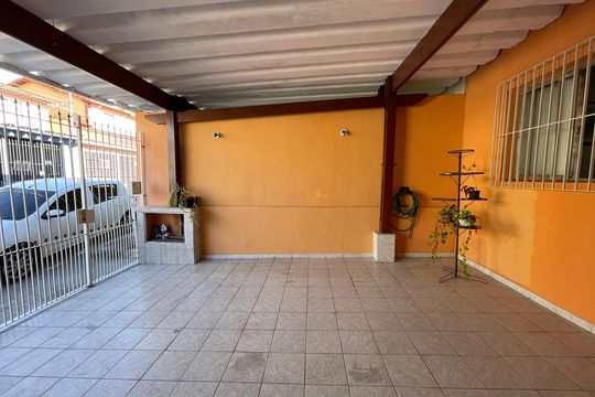 Garagem de casa para alugar com 2 quartos, 150m² em Jardim Arpoador, São Paulo