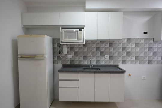 Cozinha de apartamento para alugar com 1 quarto, 41m² em Vila Invernada, São Paulo