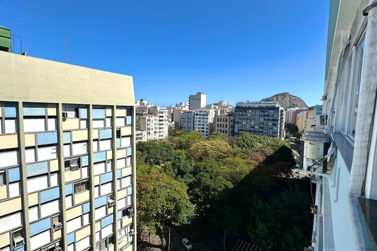 Vista do Quarto 01 de apartamento para alugar com 1 quarto, 30m² em Copacabana, Rio de Janeiro