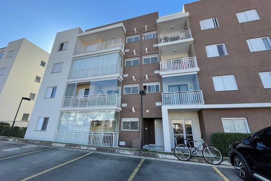 Fachada do bloco de apartamento para alugar com 3 quartos, 74m² em Gramado, Cotia