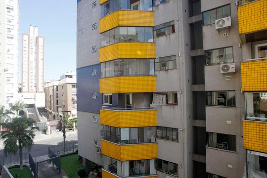 Vista  Suíte de apartamento para alugar com 2 quartos, 73m² em Santana, Porto Alegre