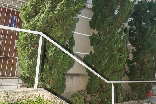 Fachada de casa à venda com 3 quartos, 490m² em Petrópolis, Porto Alegre