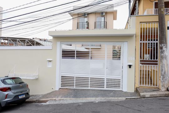 Fachada de casa de condomínio à venda com 2 quartos, 60m² em Jaguaribe, Osasco