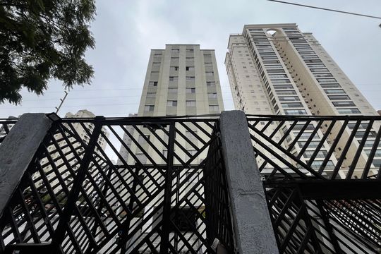 Fachada de apartamento à venda com 3 quartos, 97m² em Chora Menino, São Paulo