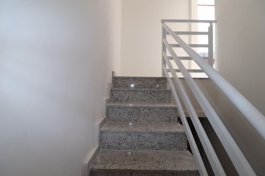Escada de casa de condomínio à venda com 3 quartos, 129m² em Vila Metalúrgica, Santo André