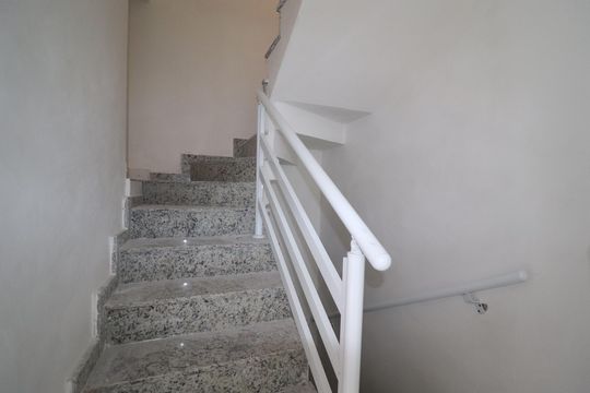 Escada de casa de condomínio à venda com 2 quartos, 117m² em Vila Metalúrgica, Santo André